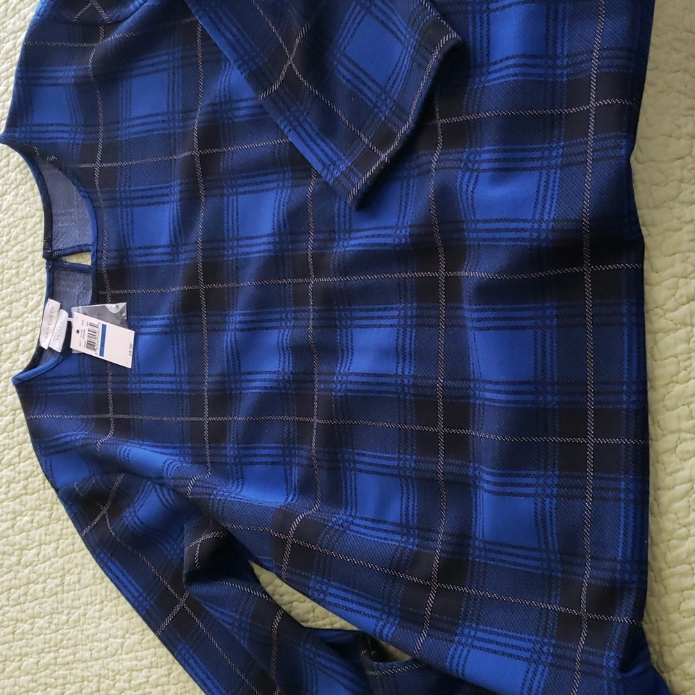 3/4 length sleeve shirt